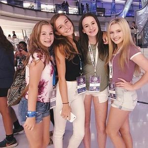 Meet your Posher, Lea